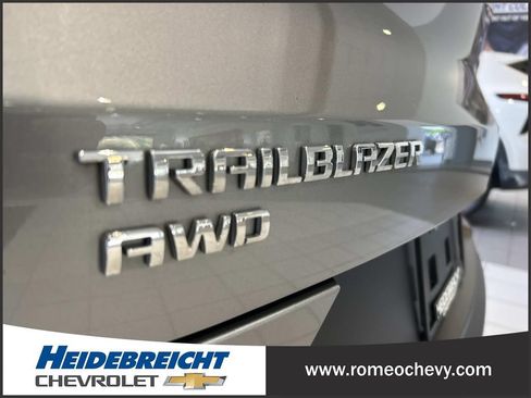 Used 2023 Chevrolet TrailBlazer LS AWD/4WD image 34
