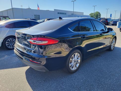 Used 2019 Ford Fusion SE image 4