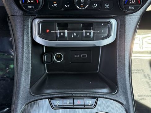 Used 2020 GMC Acadia SLT AWD/4WD image 17