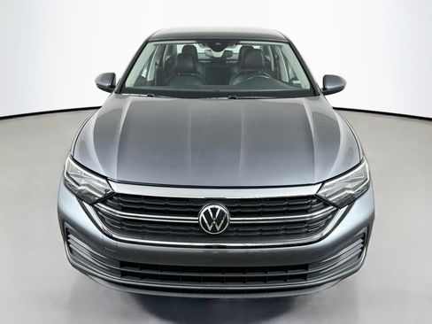 Used 2024 Volkswagen Jetta SE FWD image 2