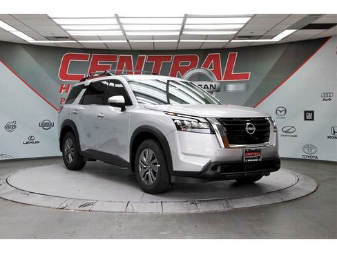 New 2025 Nissan Pathfinder SV image 1