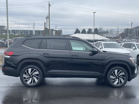 New 2026 Volkswagen Atlas SE FWD image 8