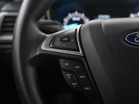 Used 2018 Ford Fusion SE FWD image 24