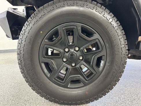 Used 2017 Jeep Wrangler Sport AWD/4WD image 20