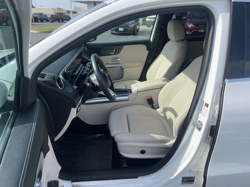 Used 2025 Mercedes-Benz GLA 250 4MATIC image 27