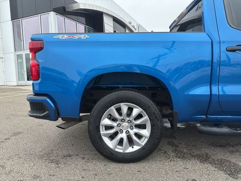 Used 2022 Chevrolet Silverado 1500 Custom w/ LPO, Dark Essentials Package image 18