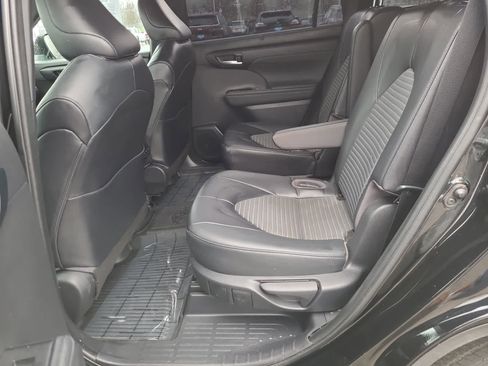Used 2023 Toyota Highlander XSE image 21