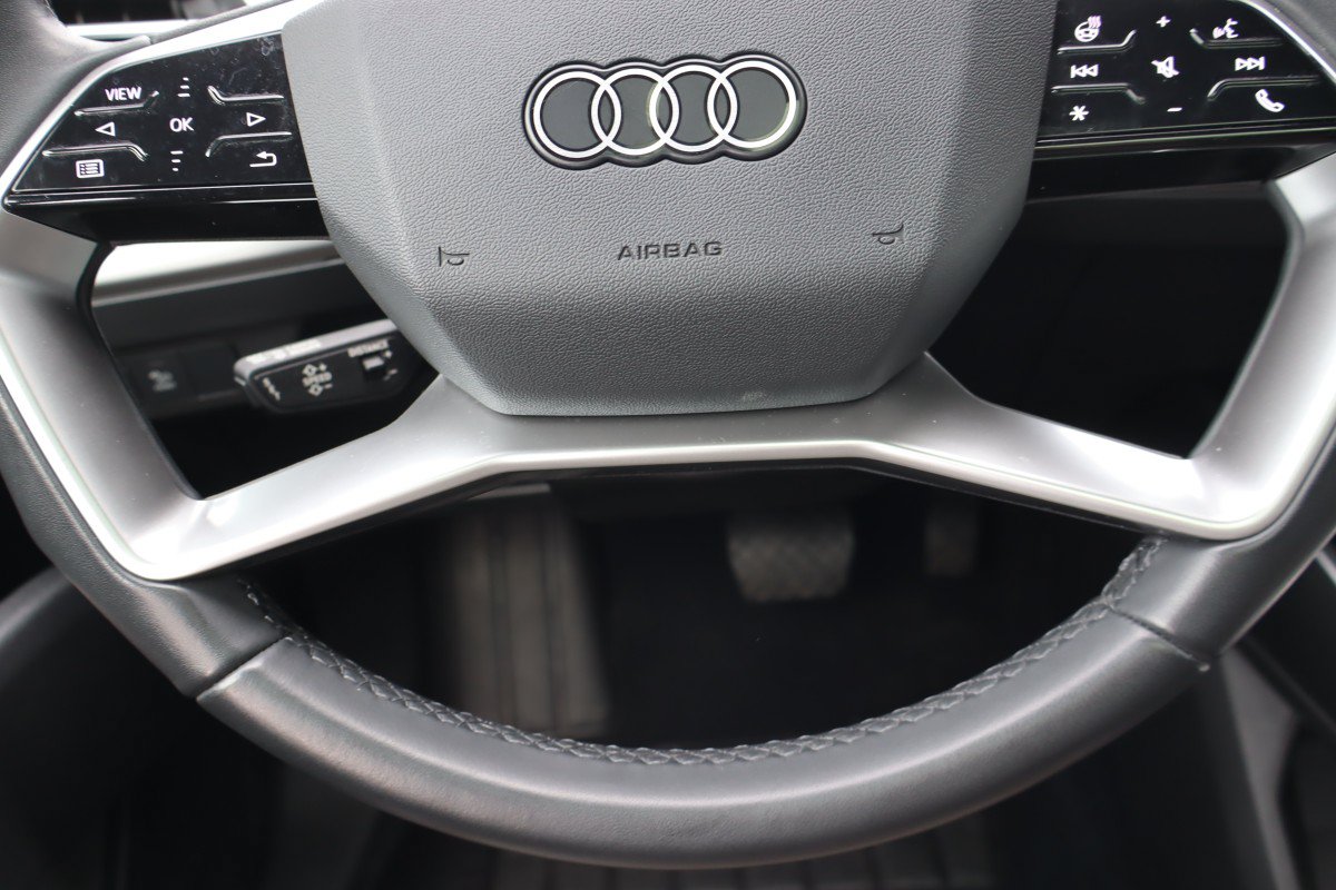 Used 2023 Audi Q4 e-tron Prestige AWD/4WD image 16