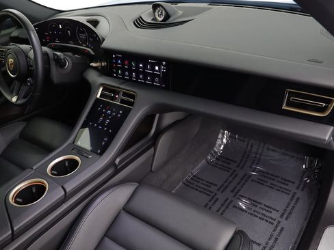 Used 2023 Porsche Taycan image 31