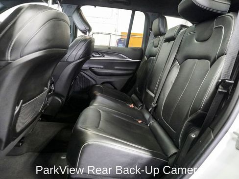 Used 2024 Jeep Grand Cherokee Limited w/ Luxury Tech Group II image 9