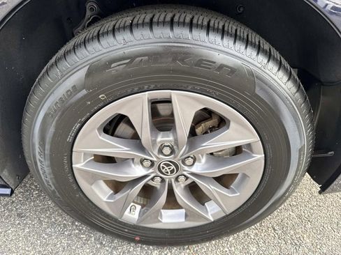 Certified 2023 Toyota Sienna LE w/ LE Plus Package image 30