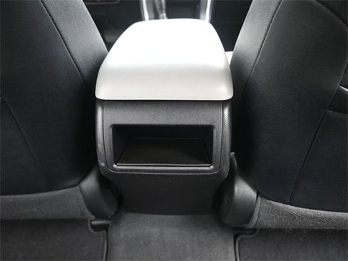 Used 2017 Toyota Camry SE image 29