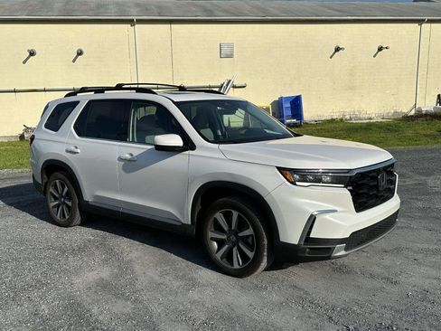 Certified 2025 Honda Pilot Elite image 2