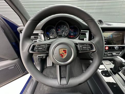 Used 2026 Porsche Macan AWD/4WD image 16