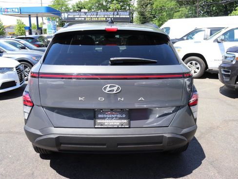 Used 2025 Hyundai Kona SEL AWD/4WD image 4