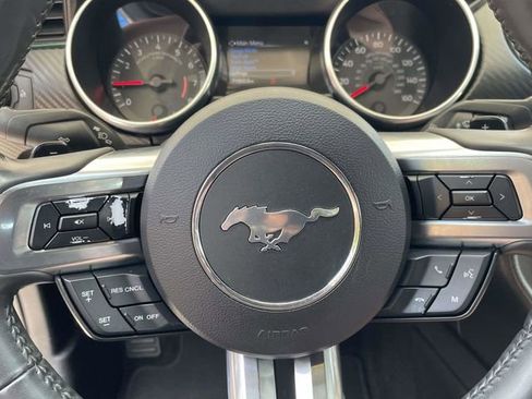 Used 2018 Ford Mustang Coupe RWD image 17