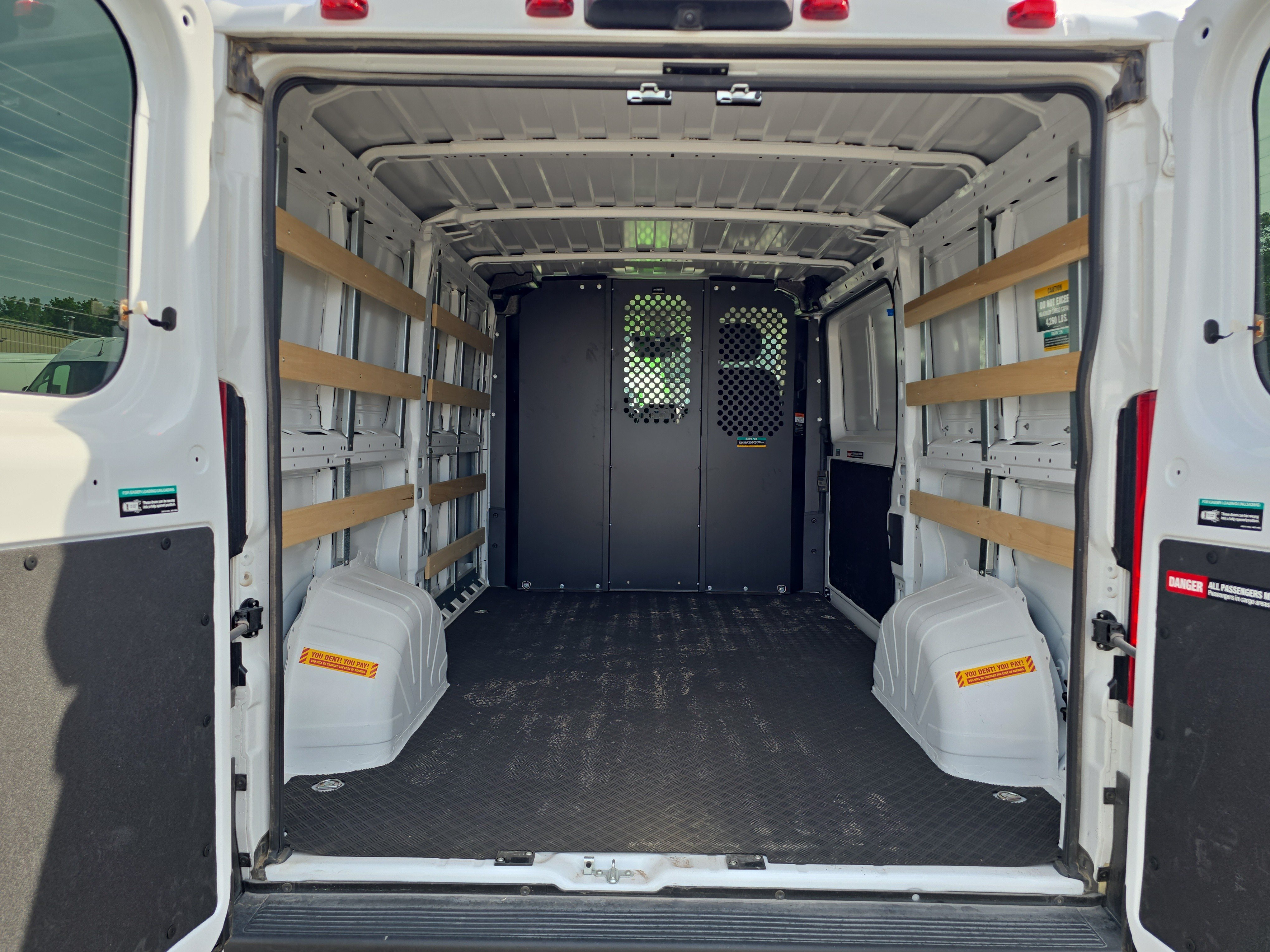 Used 2025 RAM ProMaster 2500 w/ U-Haul Equipment Group FWD image 7