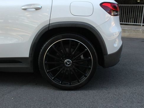 Used 2021 Mercedes-Benz GLA 35 AMG 4MATIC w/ Premium Package image 10