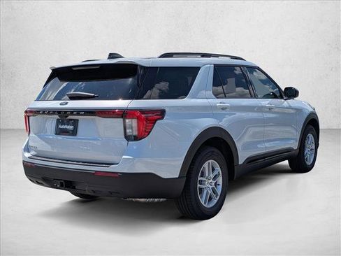 New 2026 Ford Explorer Active RWD image 8