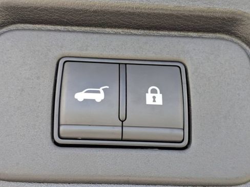 Used 2024 Nissan Rogue SV FWD image 15