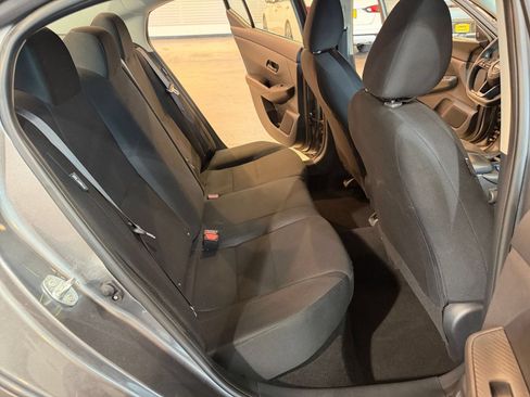 Used 2025 Nissan Sentra S FWD image 31
