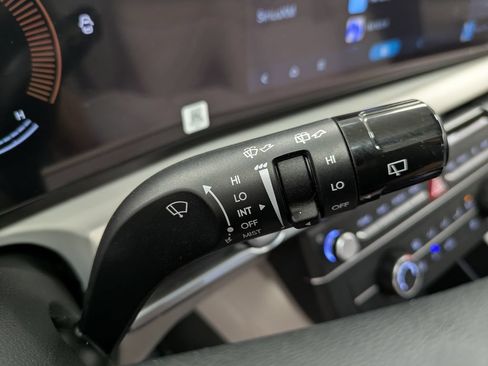 Certified 2025 Hyundai Tucson SE AWD/4WD image 19