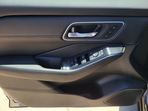 New 2026 Nissan Rogue Platinum AWD/4WD image 18