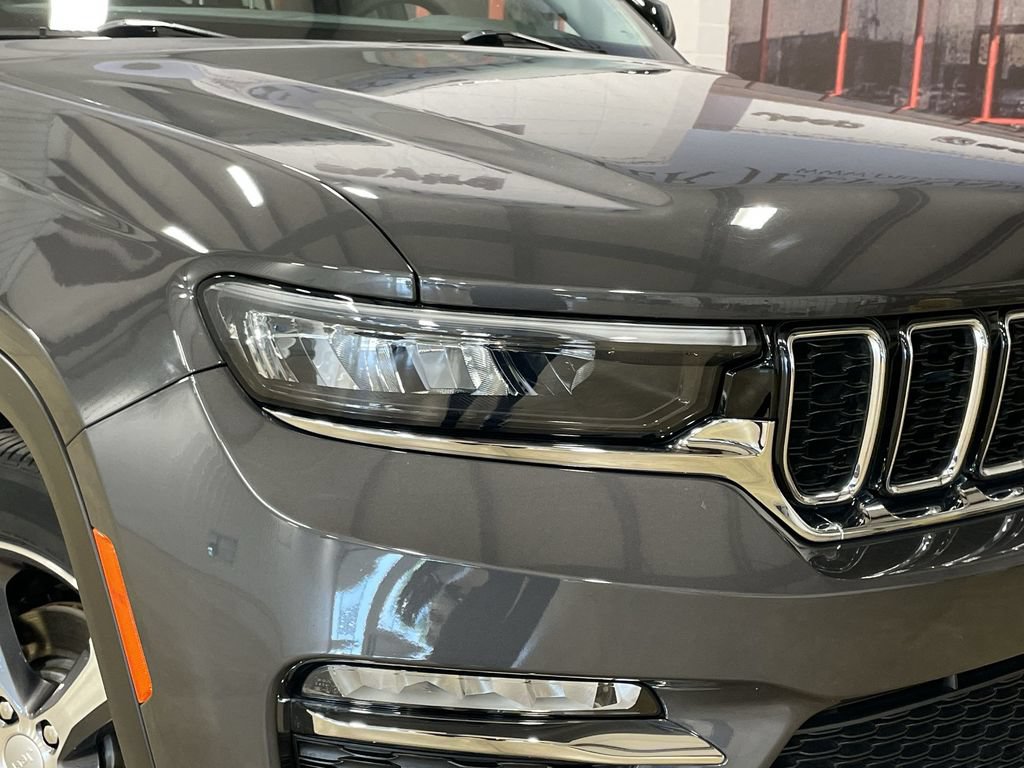 Used 2024 Jeep Grand Cherokee Limited AWD/4WD image 10
