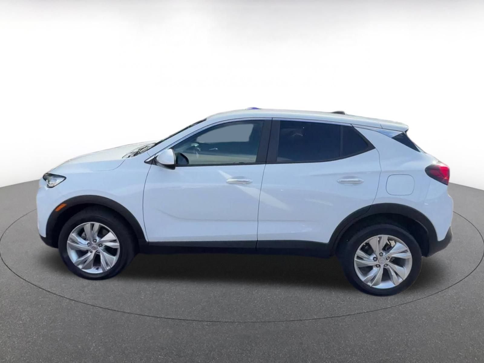 Used 2025 Buick Encore GX Preferred AWD/4WD image 8