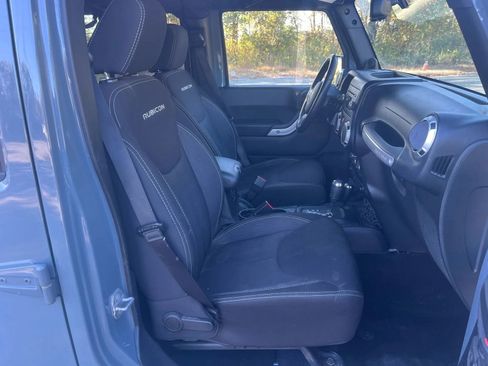 Used 2014 Jeep Wrangler Unlimited Rubicon image 15