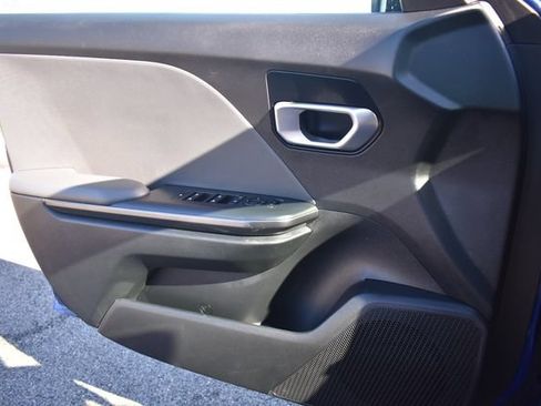 Certified 2025 Kia K4 FWD image 28