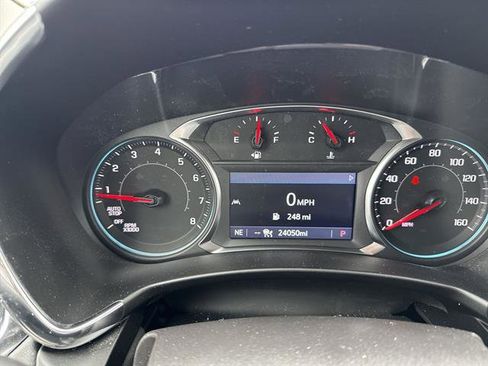 Used 2024 Chevrolet Equinox Premier AWD/4WD image 10