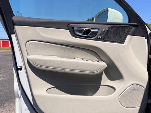 Used 2019 Volvo XC60 T5 Inscription w/ Protection Package Premier image 12