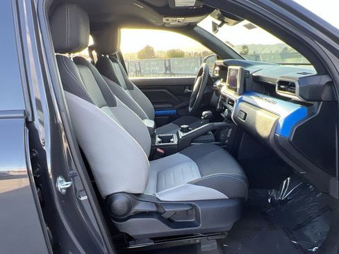 Used 2025 Toyota Tacoma TRD Off-Road image 27