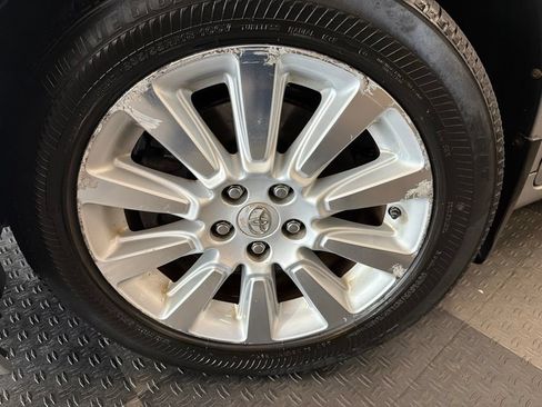 Used 2012 Toyota Sienna XLE AWD/4WD image 4