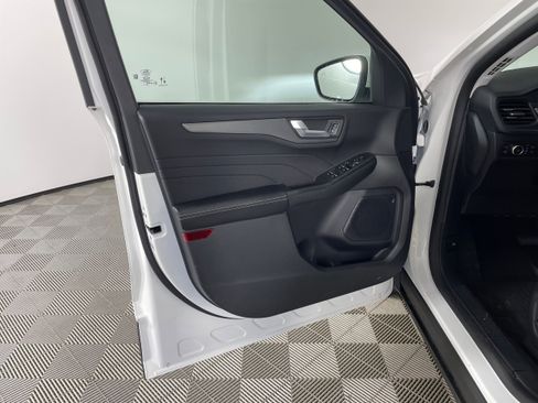 New 2025 Ford Escape SE w/ Class II Trailer Tow Package image 20