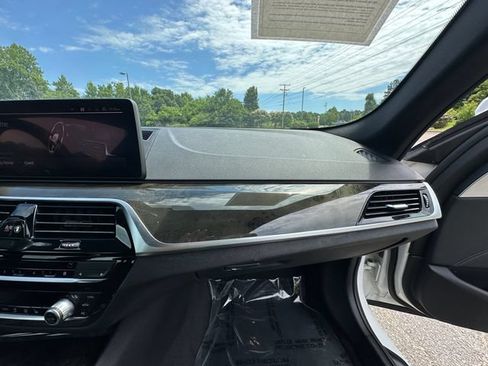 Used 2021 BMW 530e w/ Parking Assistance Package RWD image 16