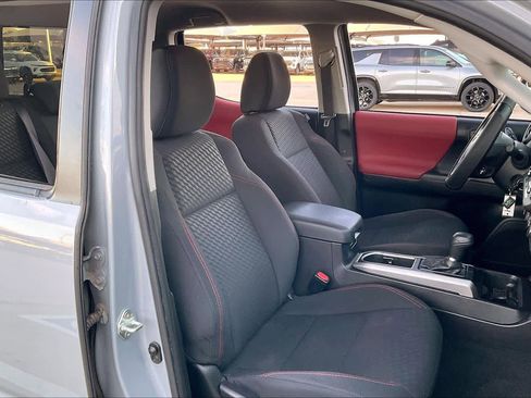 Used 2021 Toyota Tacoma SR5 image 10