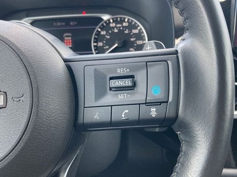 Used 2024 Nissan Pathfinder SV FWD image 16