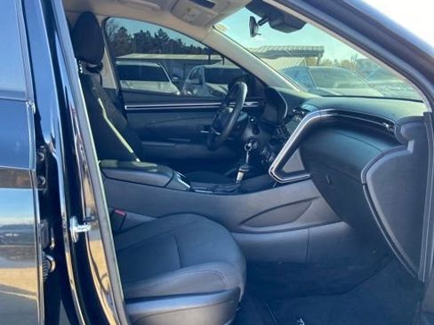 Used 2023 Hyundai Tucson SE image 15