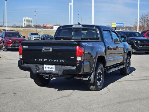 Used 2019 Toyota Tacoma TRD Off-Road w/ Technology Package image 5