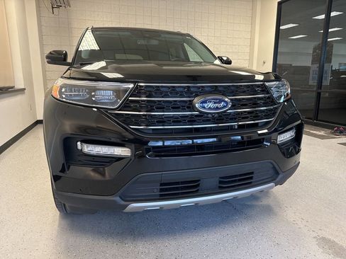 Used 2023 Ford Explorer XLT w/ Equipment Group 202A AWD/4WD image 13