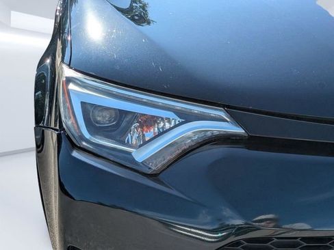 Used 2017 Toyota RAV4 SE w/ Advanced Technology Package AWD/4WD image 10