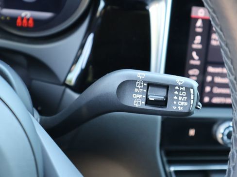 Certified 2023 Porsche Macan S AWD/4WD image 32