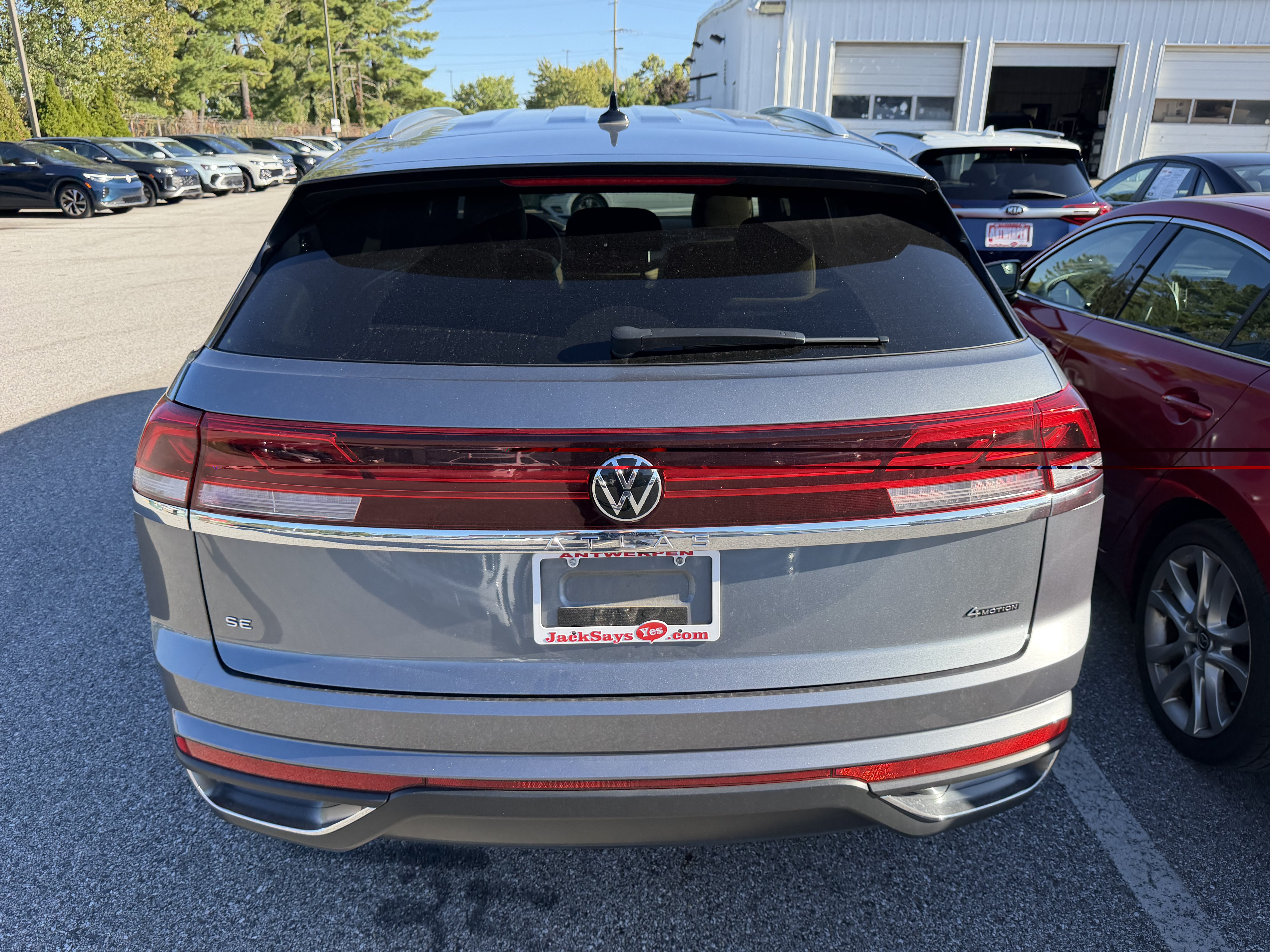 Used 2024 Volkswagen Atlas Cross Sport SE AWD/4WD image 8