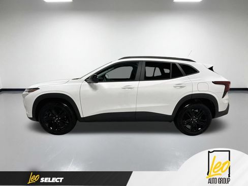 Used 2025 Chevrolet Trax ACTIV w/ Sunroof Package FWD image 10