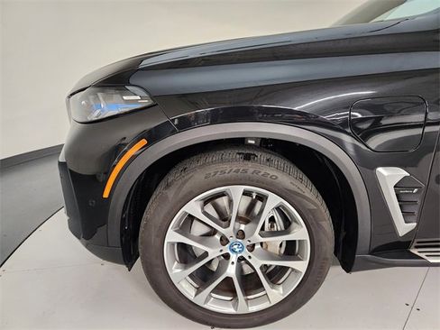 Used 2024 BMW X5 xDrive50e image 11