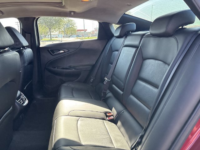Used 2018 Chevrolet Malibu LT w/ Leather Package FWD image 16