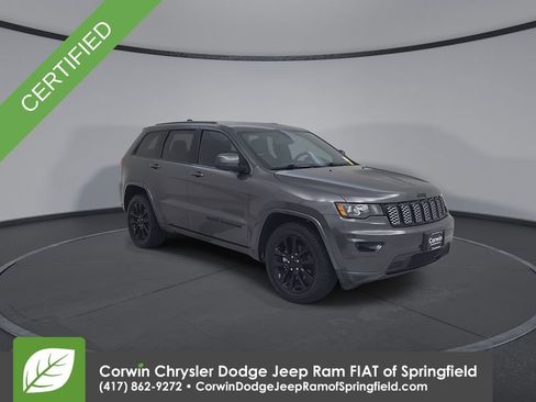 Used 2019 Jeep Grand Cherokee Altitude RWD image 3