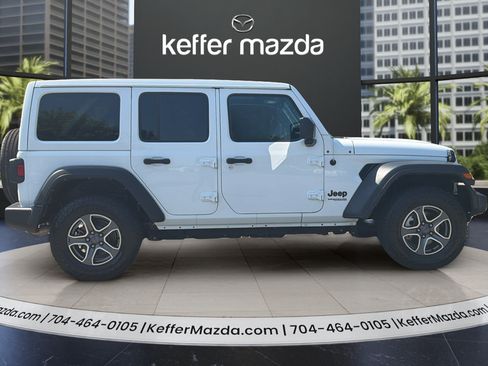 Used 2022 Jeep Wrangler Unlimited Sport w/ Sun And Sound Package AWD/4WD image 8